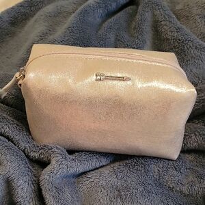 Elegant Cream Women's Bag Pouf Gold In Its Original Bag